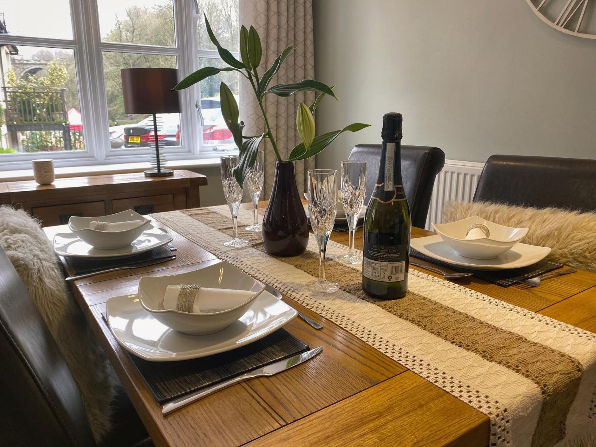 Luxury With Stunning River Views * Нерсборо